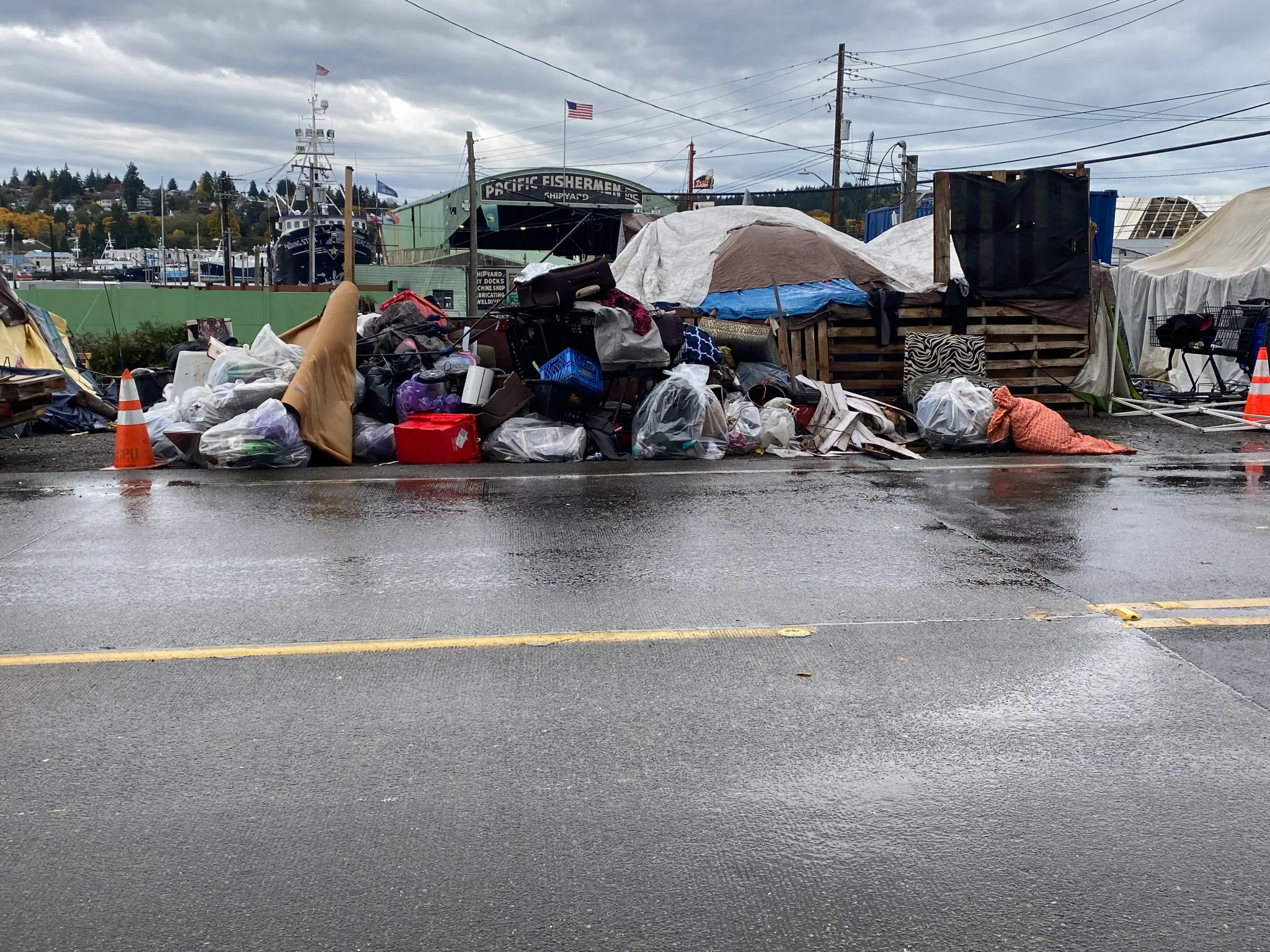 We Heart Seattle tackles trash in Ballard while empowering individuals to be part of the solution 